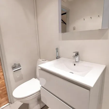 아파트 --2ndhomes Luminous & Modern 107m2 Penthouse In Kruununhaka-- *