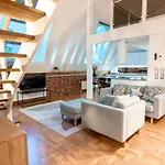 --2ndhomes Luminous & Modern 107m2 Penthouse In Kruununhaka-- * Helsinki